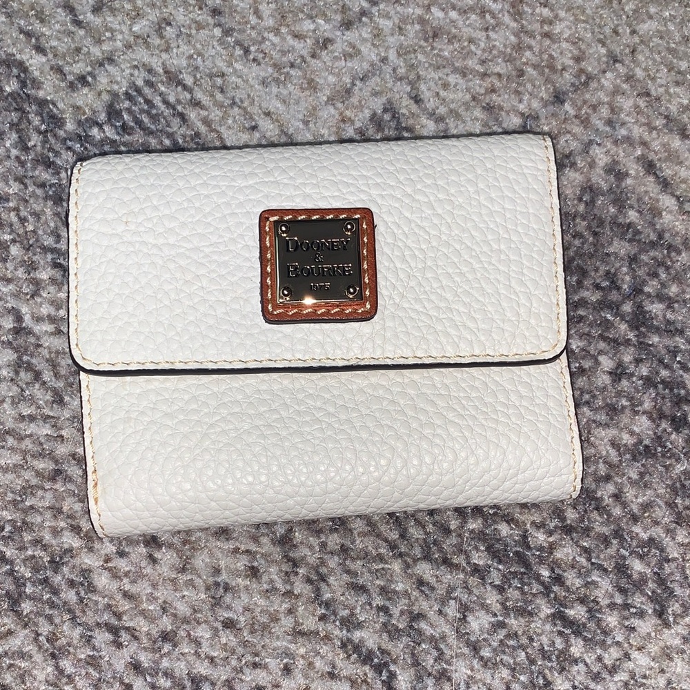 Dooney & Bourke NWOT cream white credit card holder NEW QVC wallet